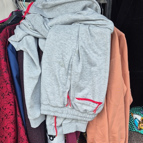 Nike Men's  Suit ,Heather Gray and Red Logo Hoodie with Pants - Picture 3 of 4